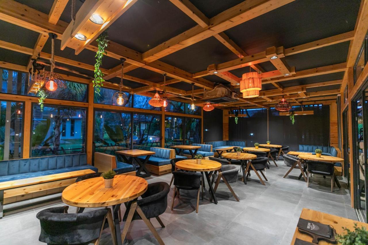 Riad Bella Montana Ain Cheggag Ngoại thất bức ảnh